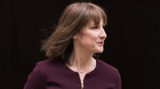 英国财政大臣的支出计划恐推高借贷成本