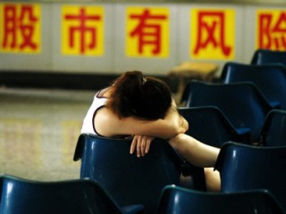 如何分析散户不炒期货的原因？这些原因如何影响散户决策？