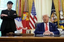 马斯克正式卸任 特朗普在白宫告别仪式上赞不绝口