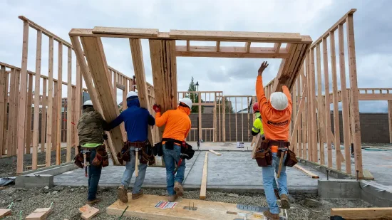 美国6月住建商信心指数降至32 逼近疫情期间低点  第1张